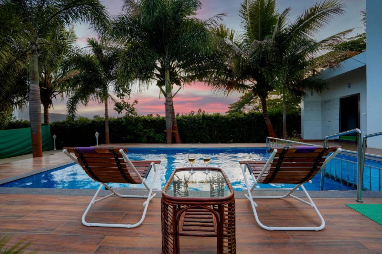 White Coco House 4Bhk Villa Нашик Екстериор снимка