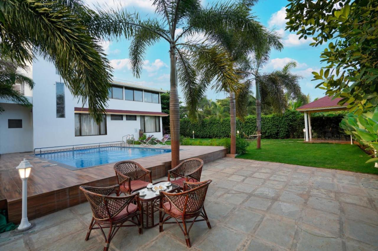 White Coco House 4Bhk Villa Нашик Екстериор снимка