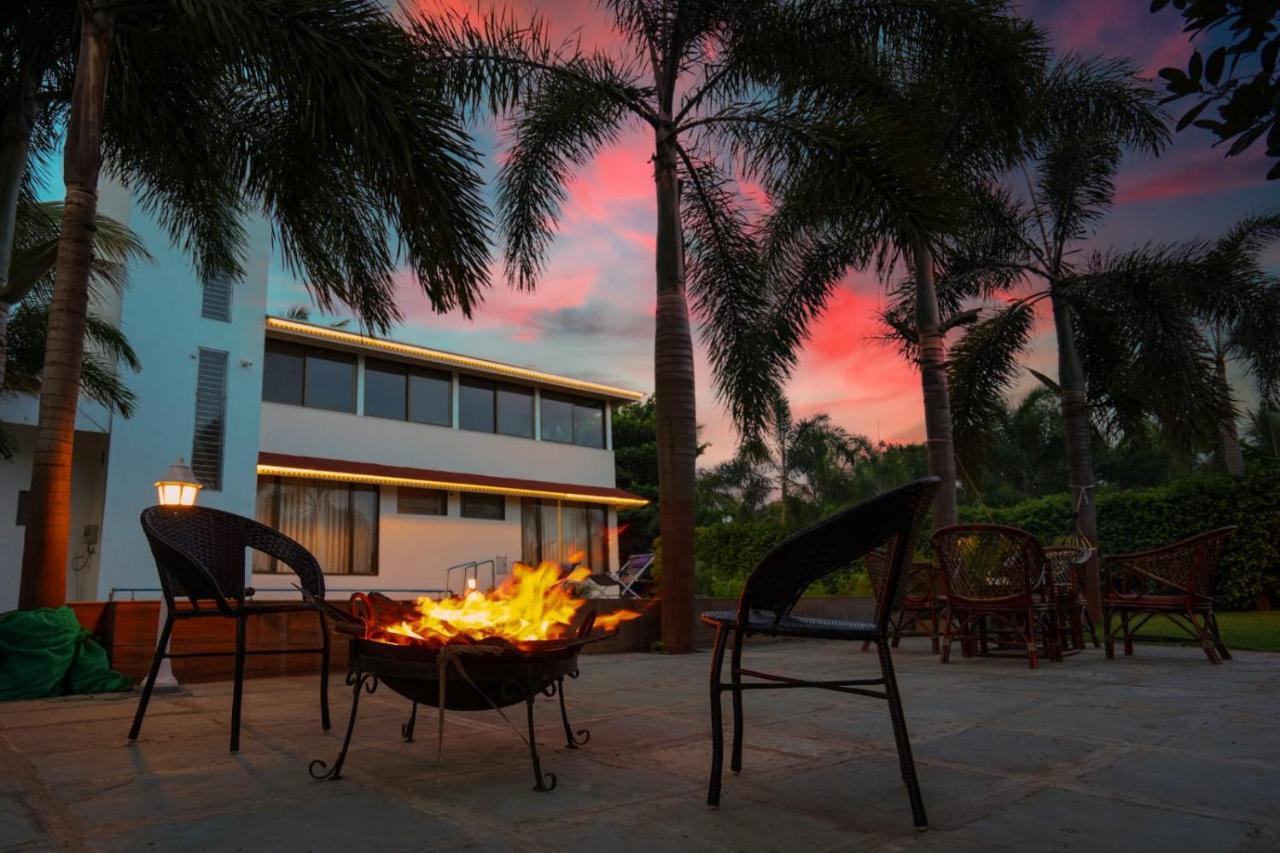 White Coco House 4Bhk Villa Нашик Екстериор снимка