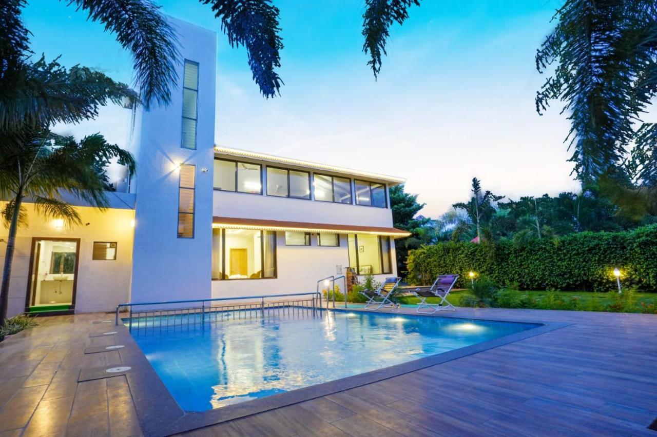 White Coco House 4Bhk Villa Нашик Екстериор снимка