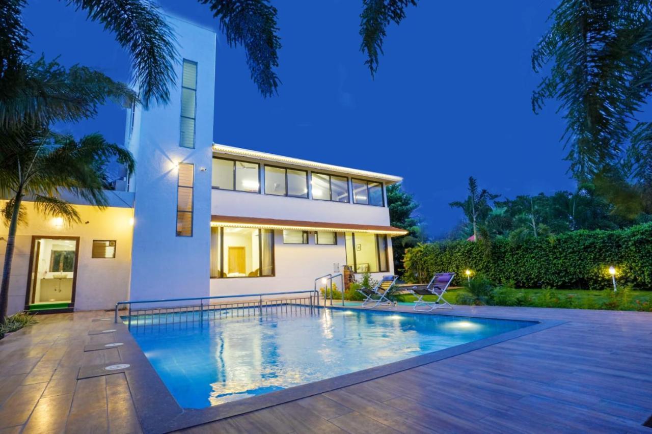White Coco House 4Bhk Villa Нашик Екстериор снимка